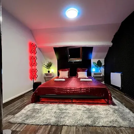 Red Love-room / Balneo & ! 公寓 *